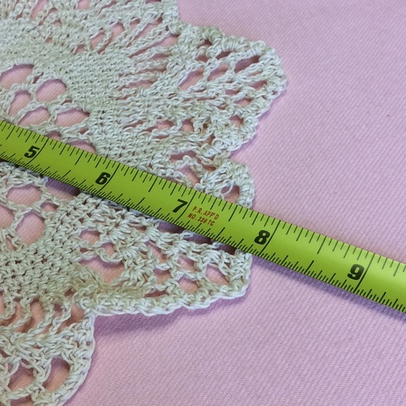 FINAL SALE PRICE 5 Pc Vintage Crocheted Doily Set - Picture 10 of 12